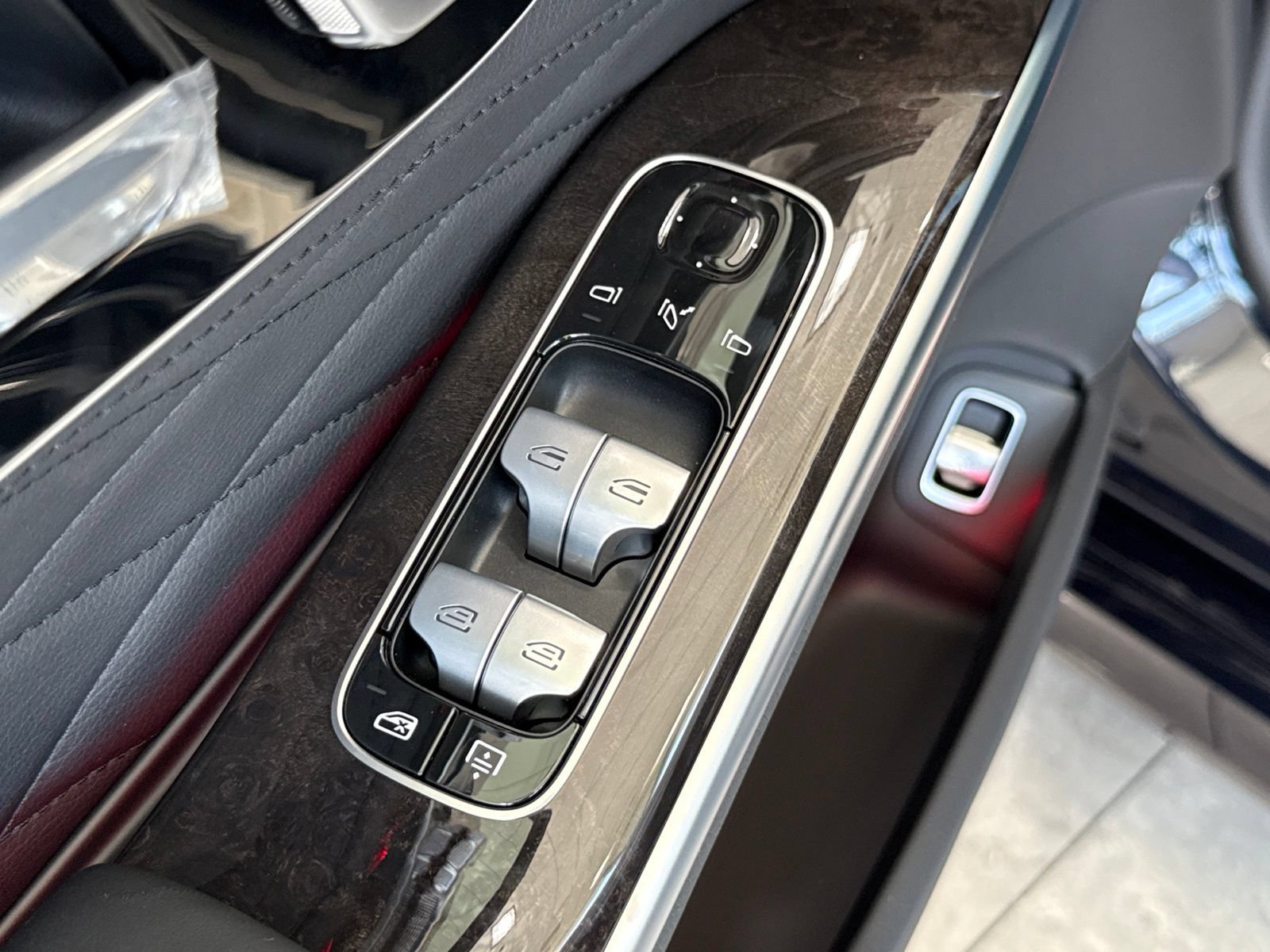 New 2027 Mercedes-Benz S 580 4MATIC Sedan image 16