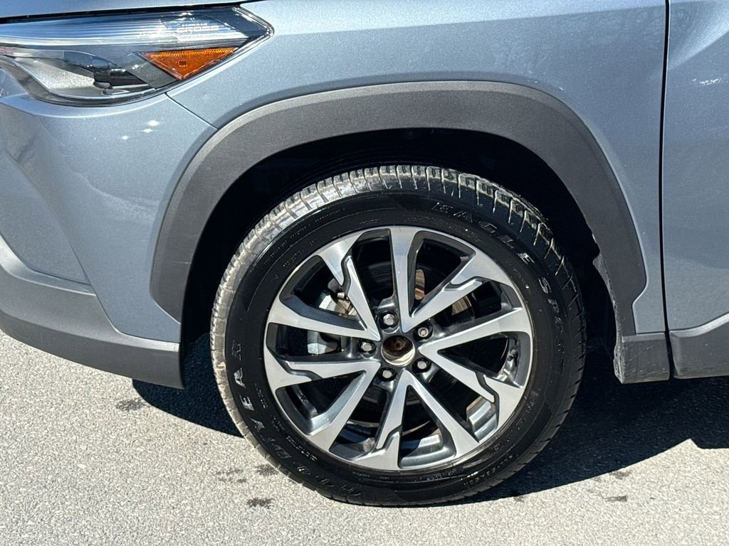 Used 2023 Toyota Corolla Cross XLE image 18