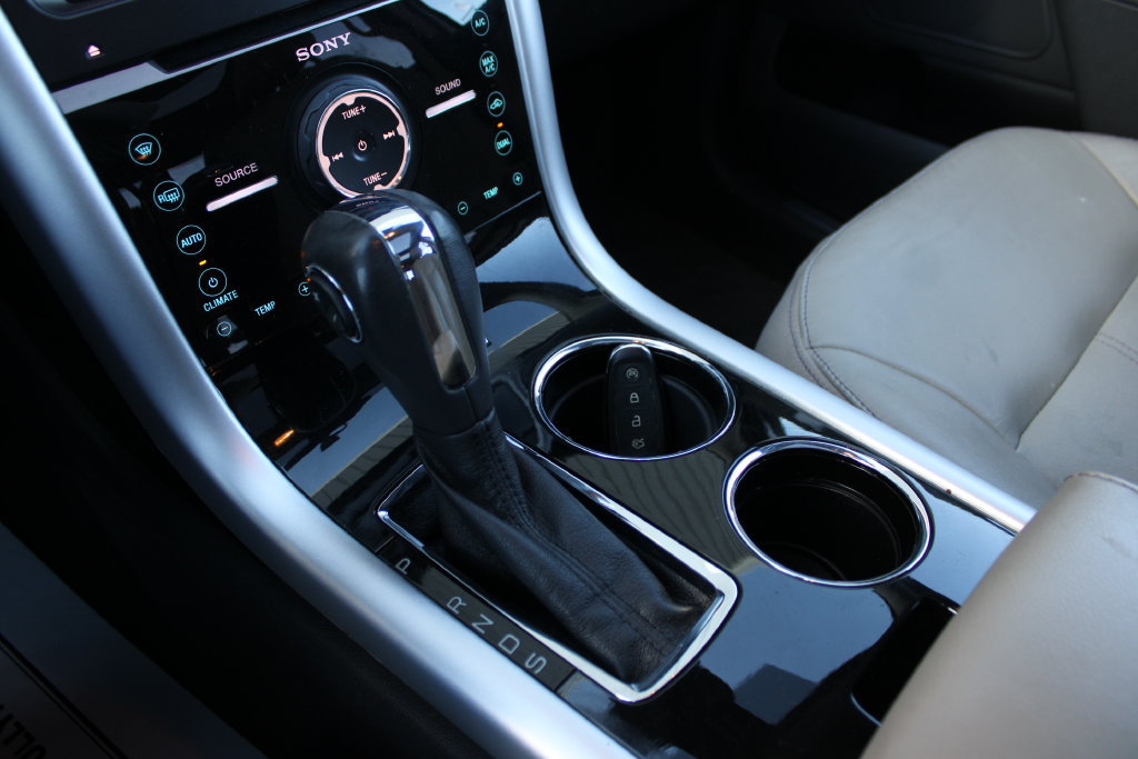 Used 2013 Ford Edge Limited FWD image 17