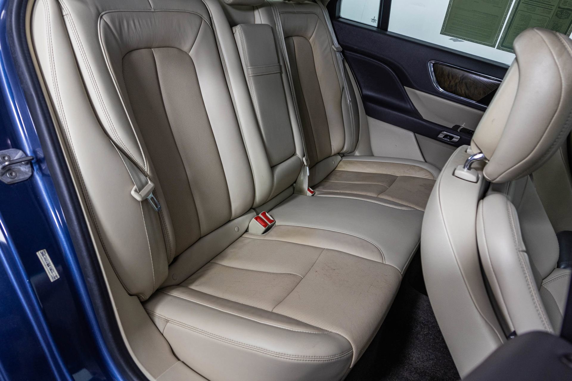 Used 2018 Lincoln Continental Select image 42