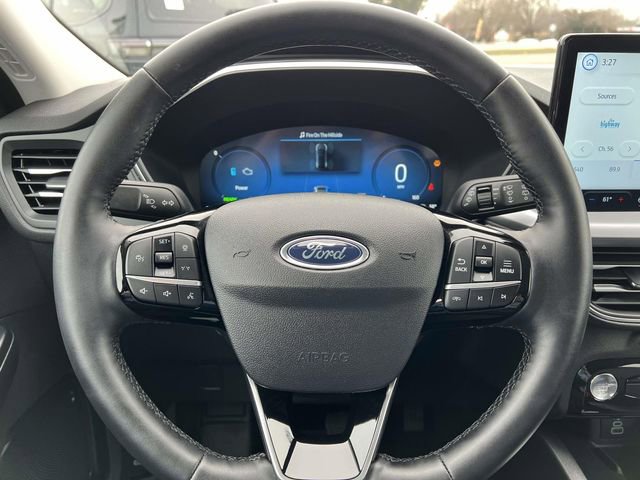 Used 2025 Ford Escape Platinum image 16