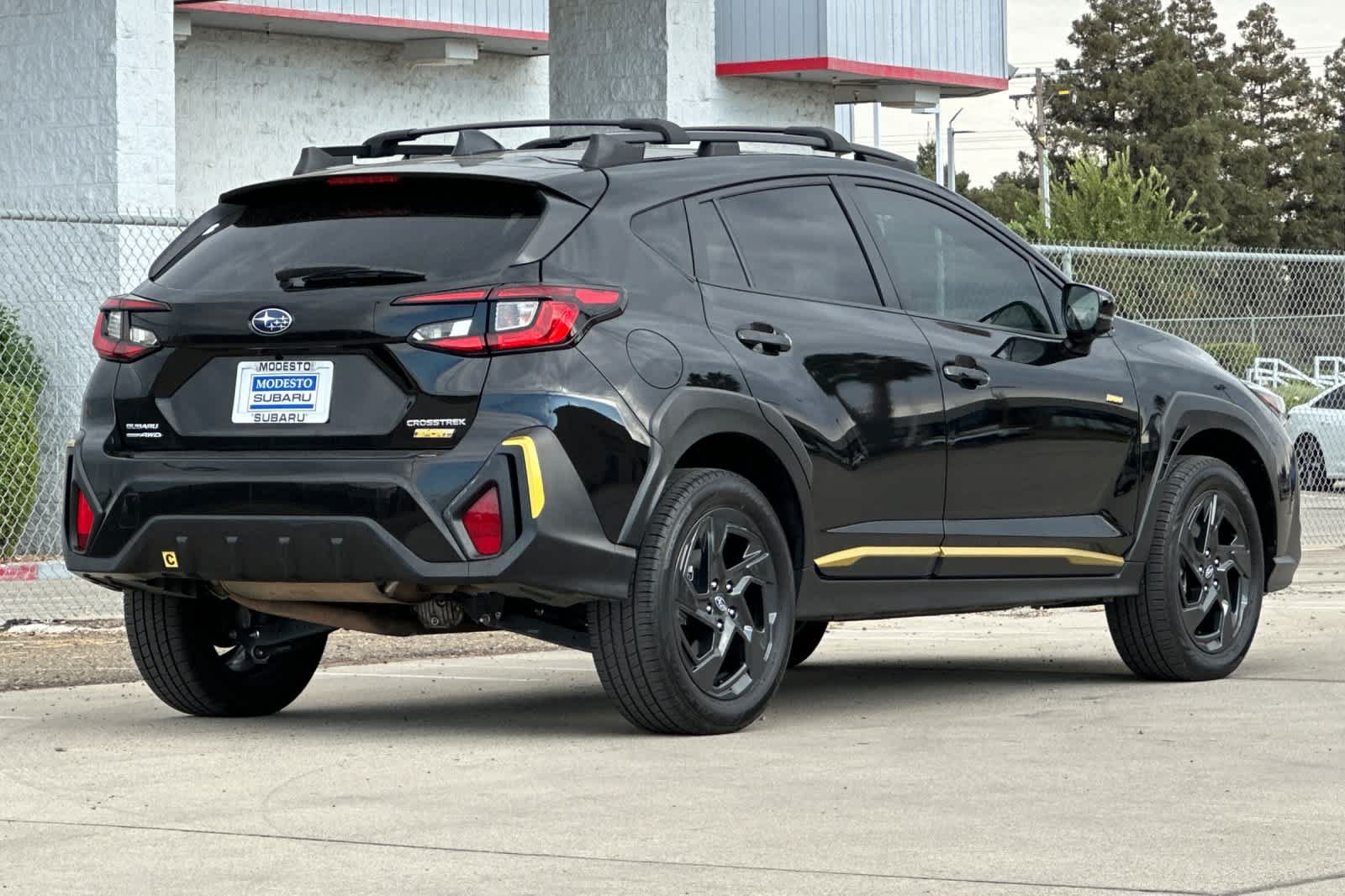 Used 2024 Subaru Crosstrek 2.5i Sport w/ Crosstrek Mirror Package AWD/4WD image 3