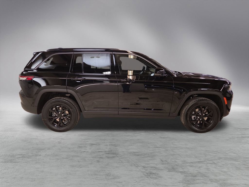 New 2026 Jeep Grand Cherokee Laredo image 8