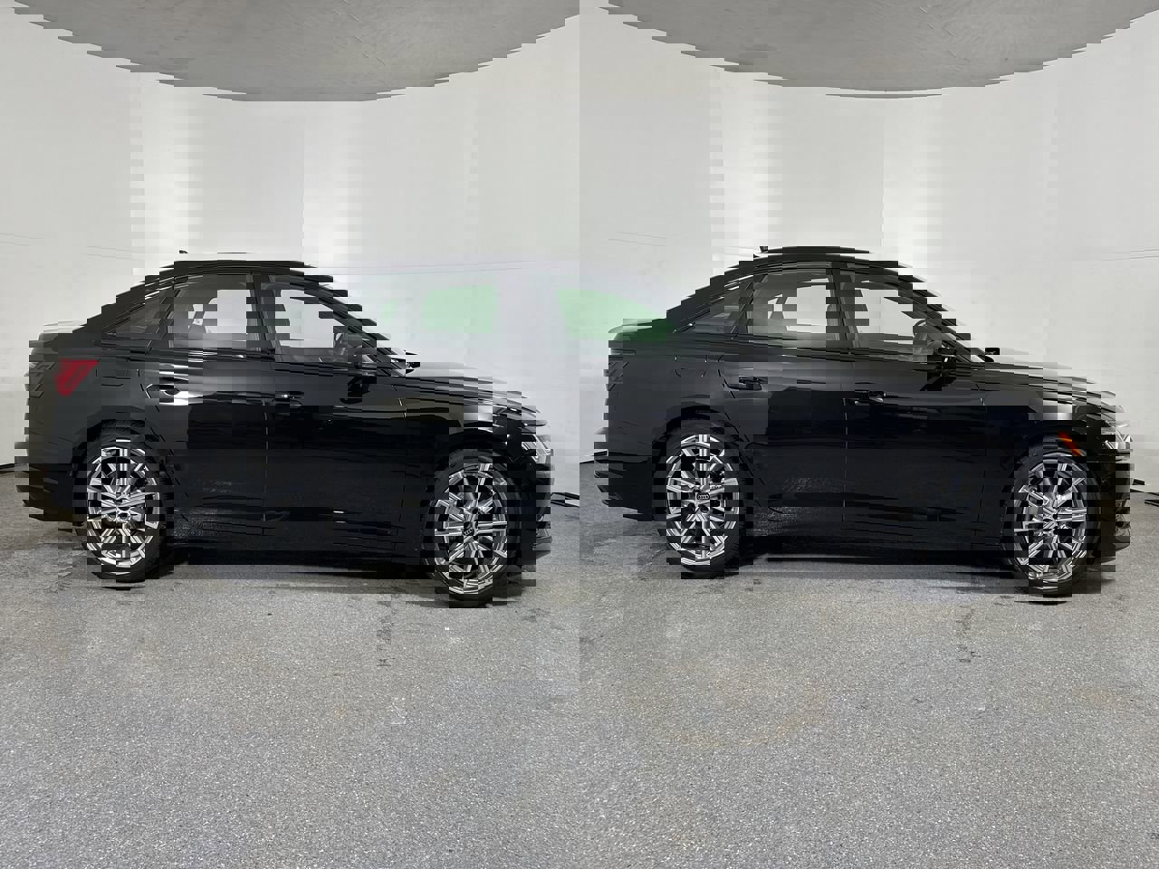 Used 2025 Audi A6 Premium Plus w/ Premium Plus Package image 38