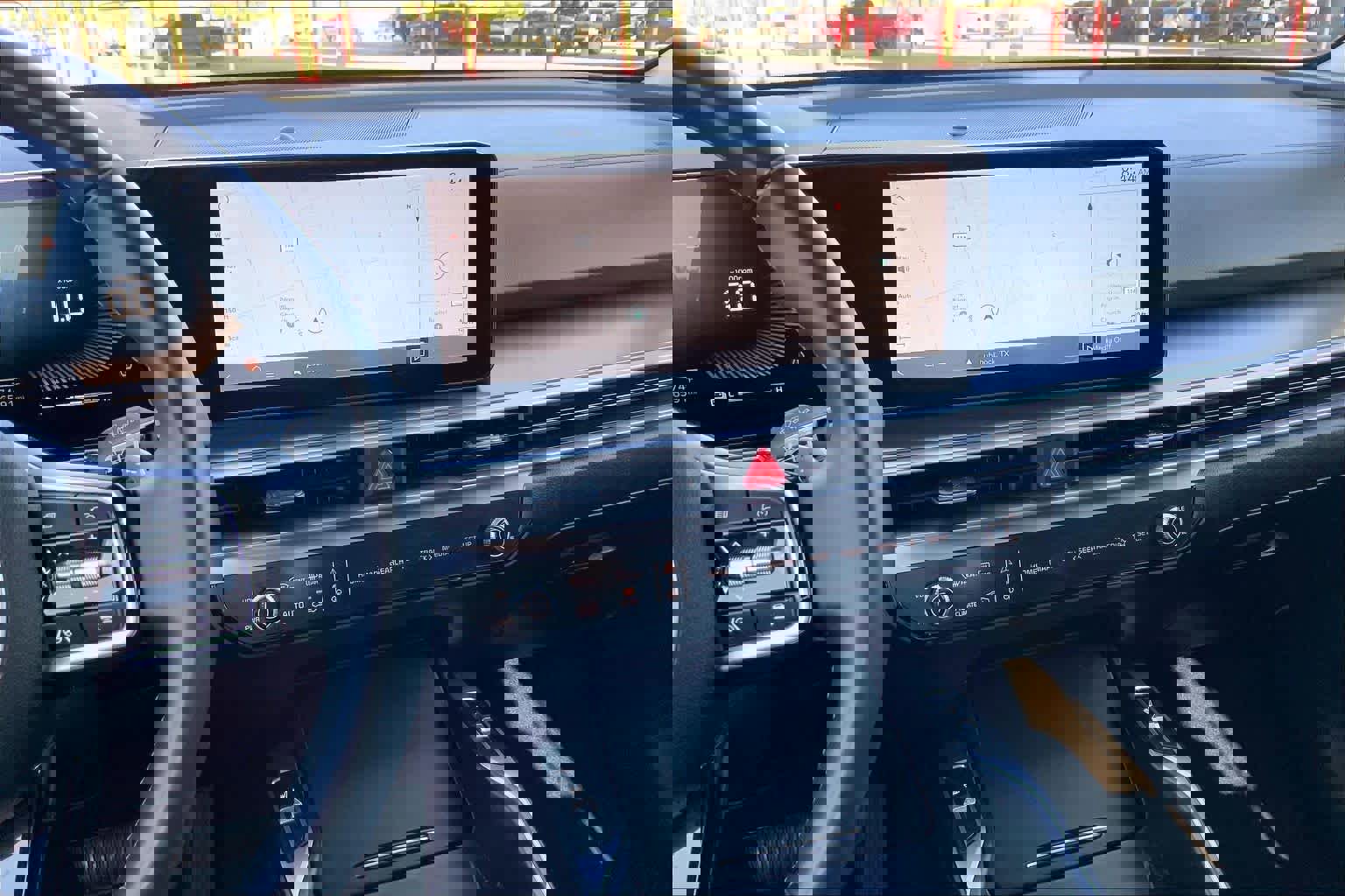 Used 2025 Kia Sorento EX FWD image 7