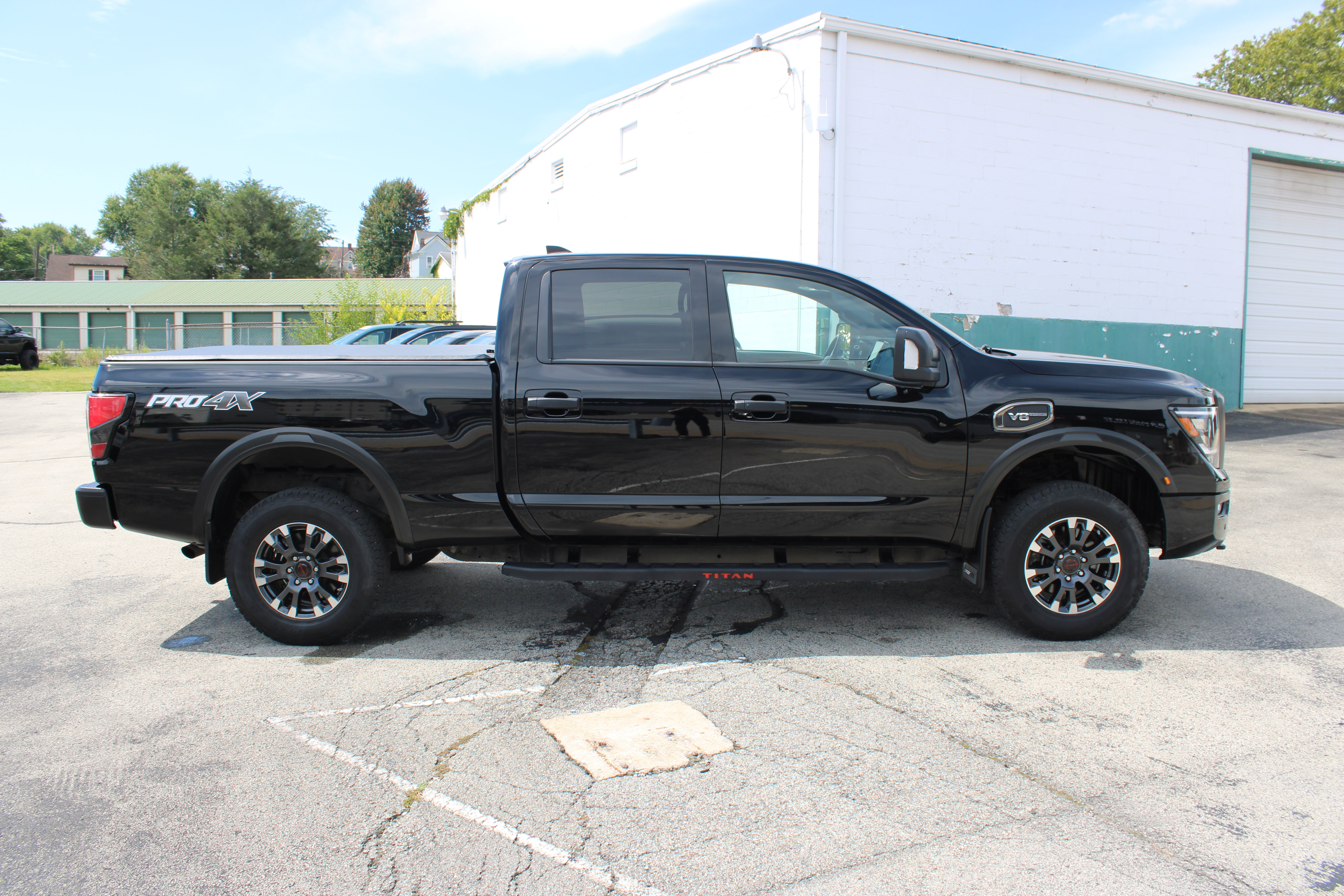 Certified 2024 Nissan Titan PRO-4X w/ Pro-4x Convenience Package AWD/4WD image 8