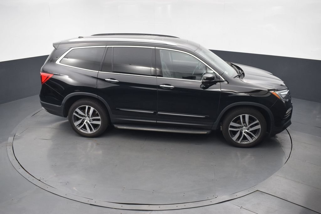 Used 2017 Honda Pilot Touring image 47