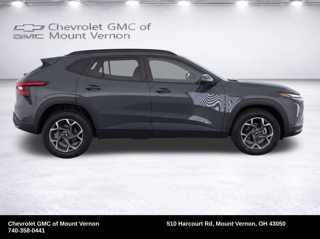 Used 2026 Chevrolet Trax LT FWD image 28