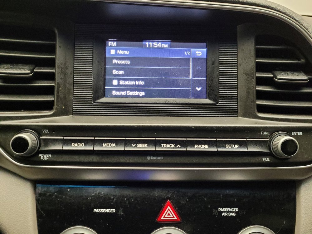 Used 2019 Hyundai Elantra SE image 25