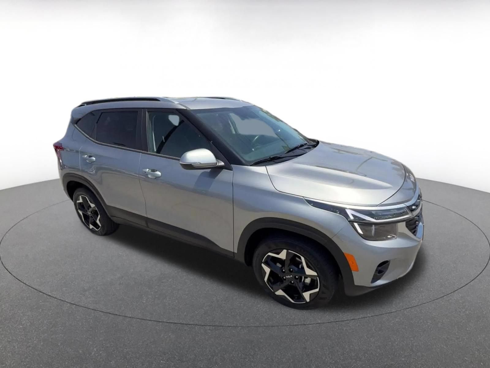 Used 2025 Kia Seltos S FWD image 2