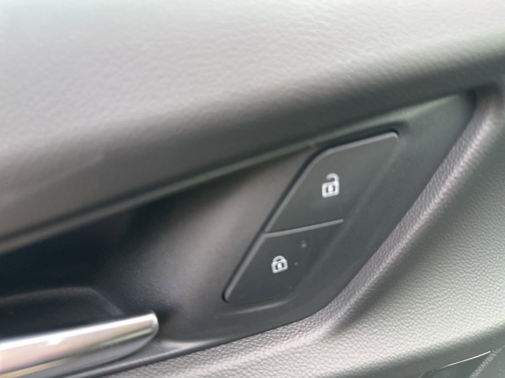 New 2026 Chevrolet Equinox LT w/ Convenience Package II image 8