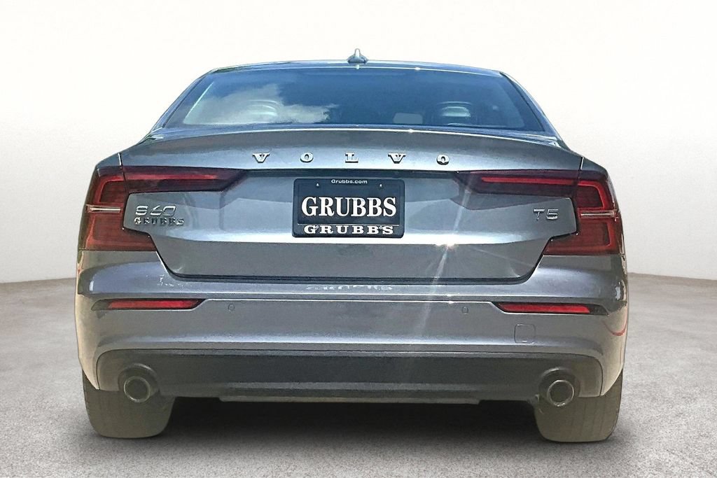 Used 2020 Volvo S60 T5 Momentum FWD image 4