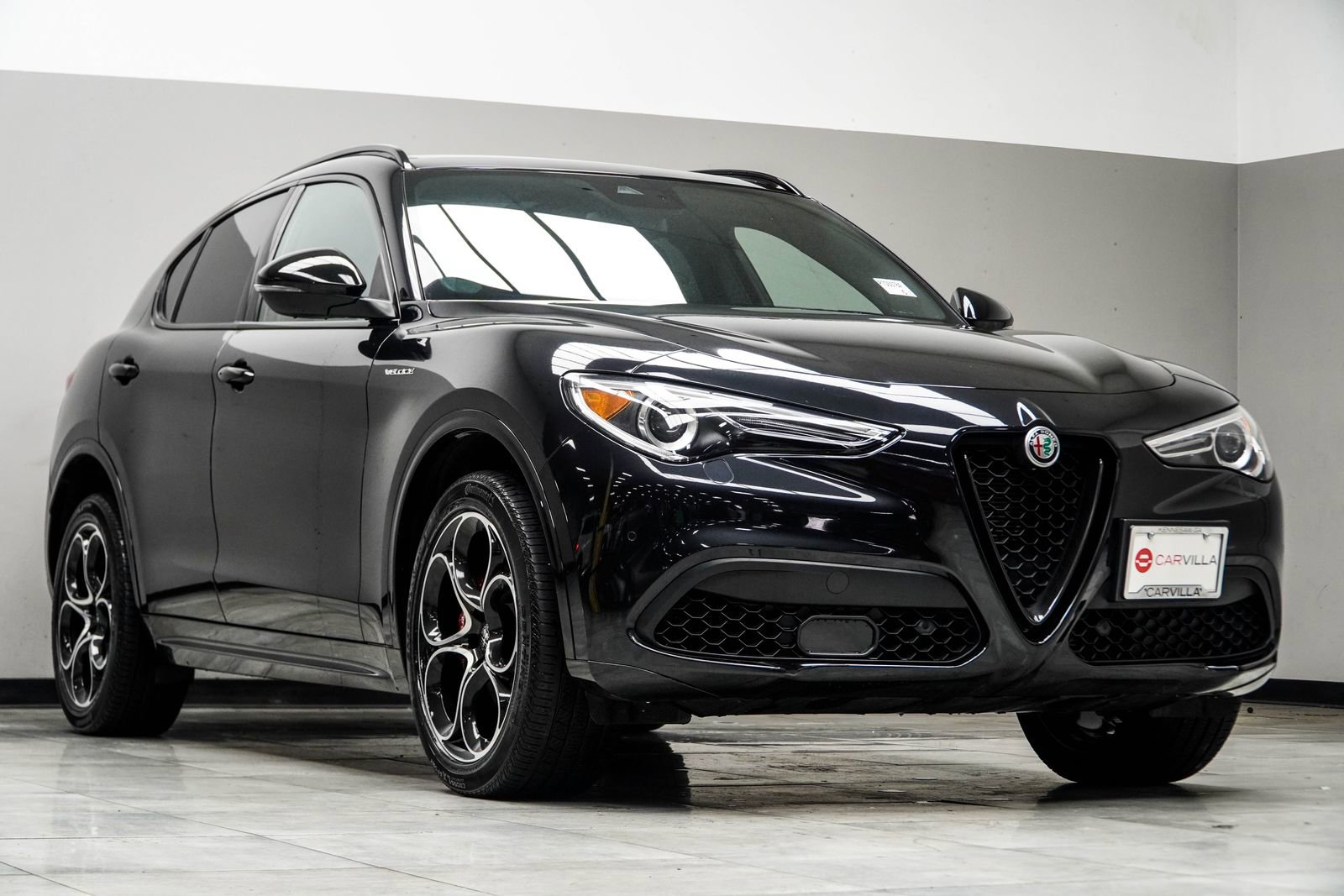 Used 2023 Alfa Romeo Stelvio Veloce image 4