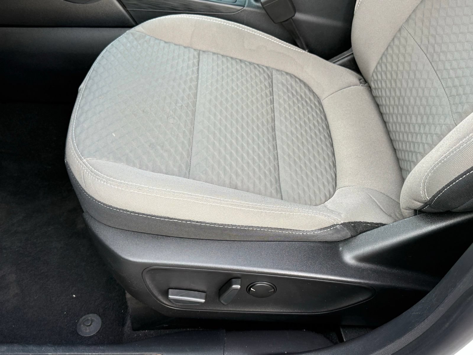 Used 2022 Ford Escape SE w/ Convenience Package FWD image 35
