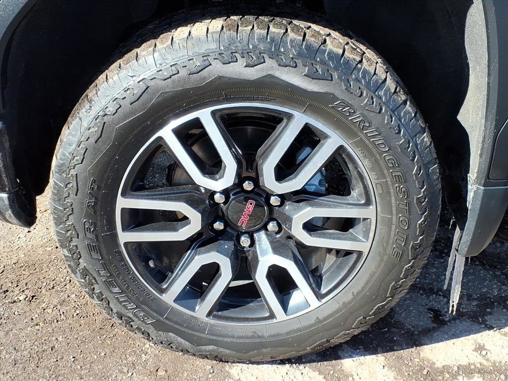 Used 2022 GMC Sierra 1500 AT4 w/ AT4 Premium Package image 9