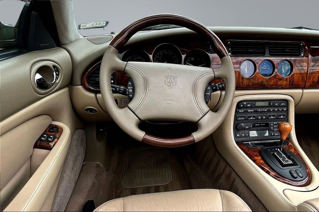 Used 1998 Jaguar XK8 Convertible RWD image 8