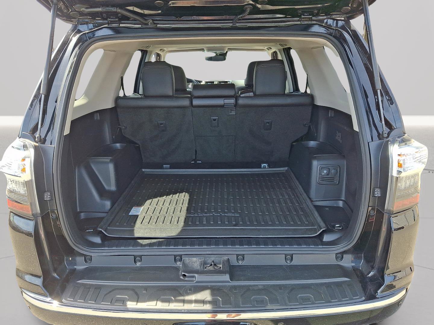 Used 2023 Toyota 4Runner Limited image 49