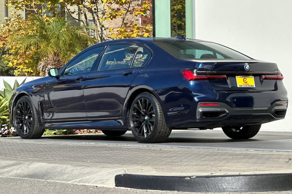 Used 2020 BMW 740i w/ M Sport Package RWD image 5