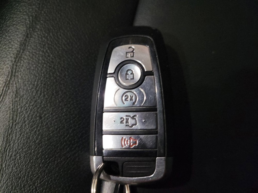 Used 2018 Ford Explorer XLT w/ Equipment Group 202A AWD/4WD image 32