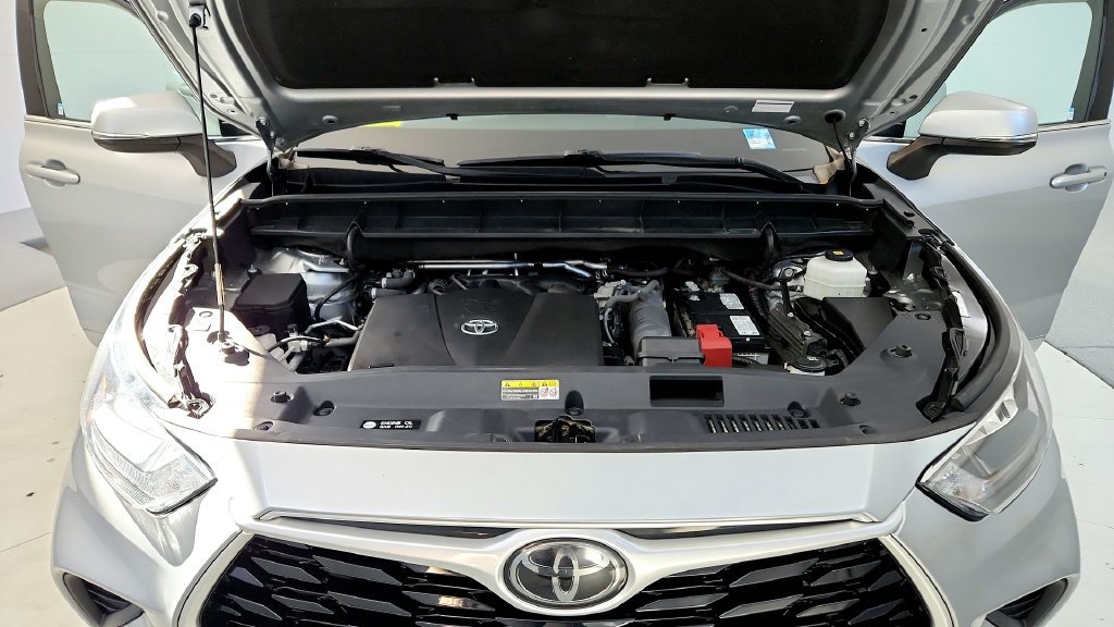 Certified 2020 Toyota Highlander L AWD/4WD image 26