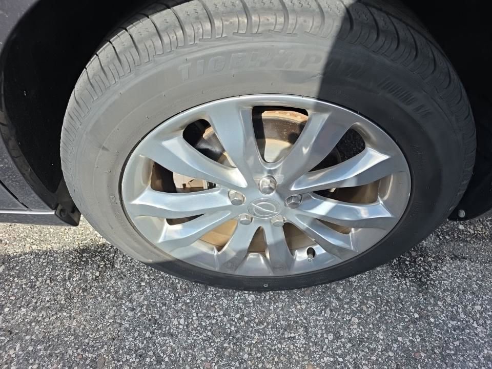 Used 2020 Chrysler 300 Limited AWD/4WD image 14