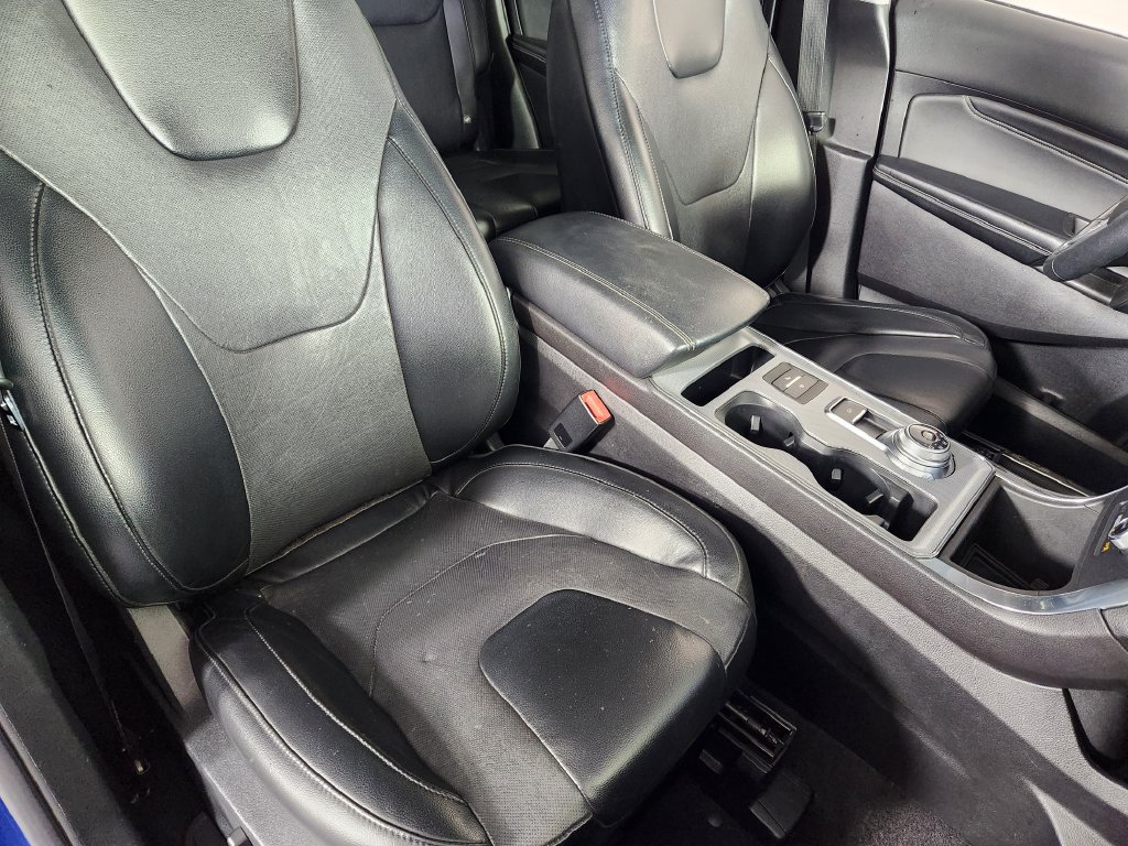 Used 2022 Ford Edge Titanium w/ Equipment Group 301A AWD/4WD image 11