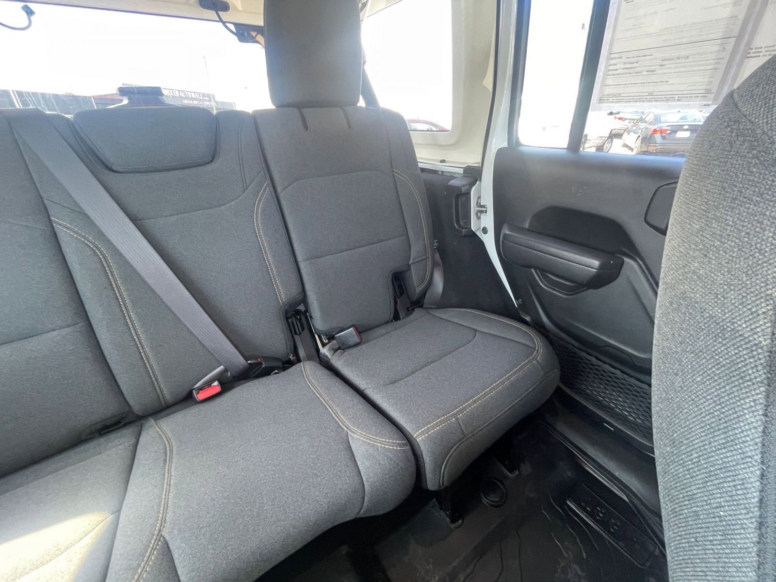Used 2025 Jeep Wrangler Unlimited Sport AWD/4WD image 32