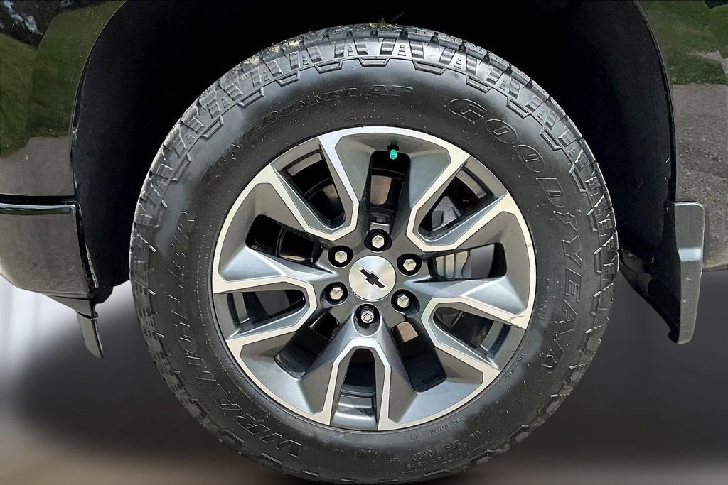 Used 2023 Chevrolet Silverado 1500 RST AWD/4WD image 33
