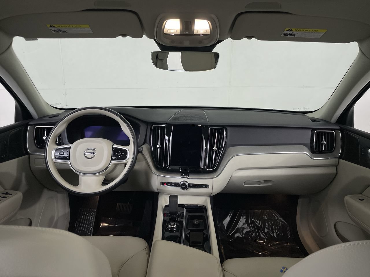 Used 2023 Volvo XC60 B5 Plus AWD/4WD image 29