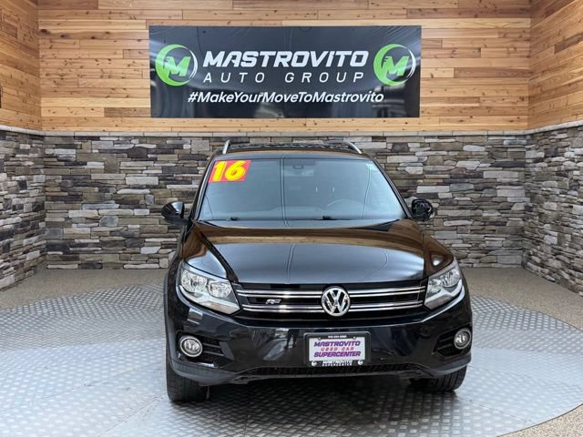 Used 2016 Volkswagen Tiguan R-Line AWD/4WD image 3