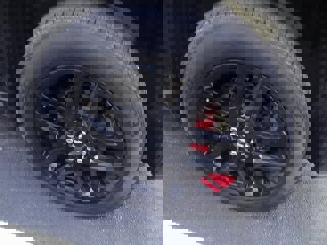 Used 2021 Chevrolet Traverse Premier w/ Redline Edition image 11