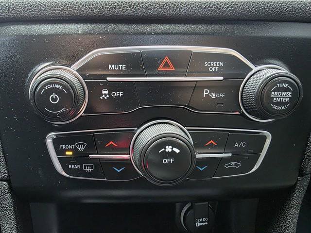 Used 2017 Dodge Charger SE w/ Popular Equipment Group image 15