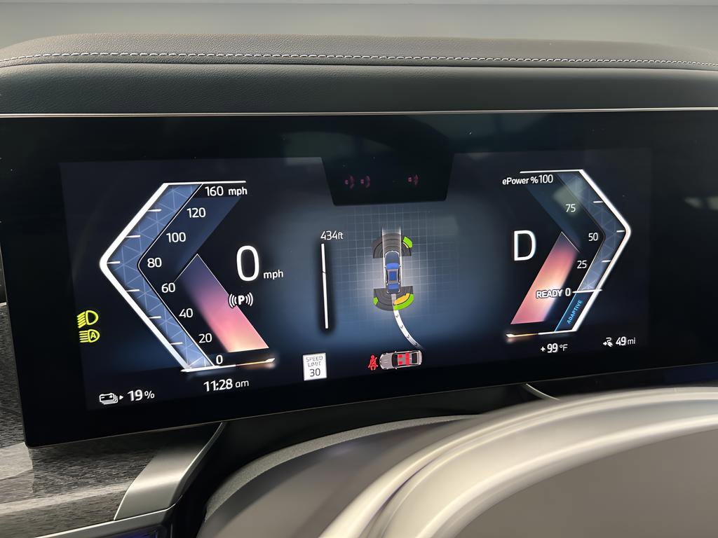 Used 2023 BMW i7 xDrive60 image 15