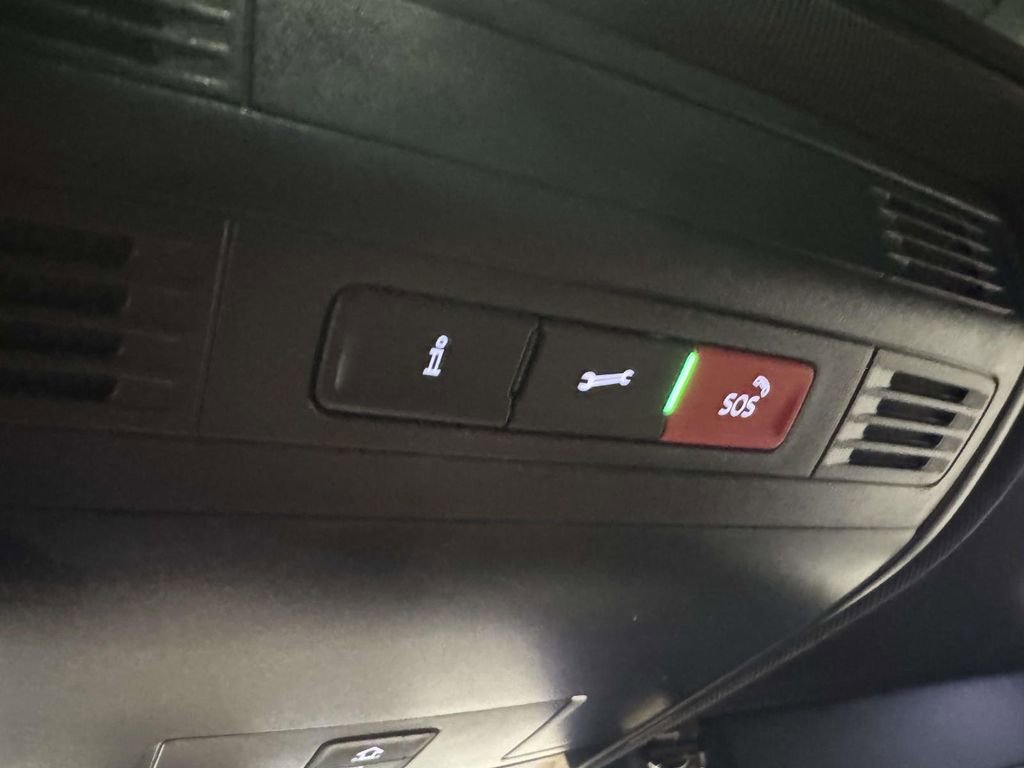 Used 2023 Volkswagen Tiguan SE image 30