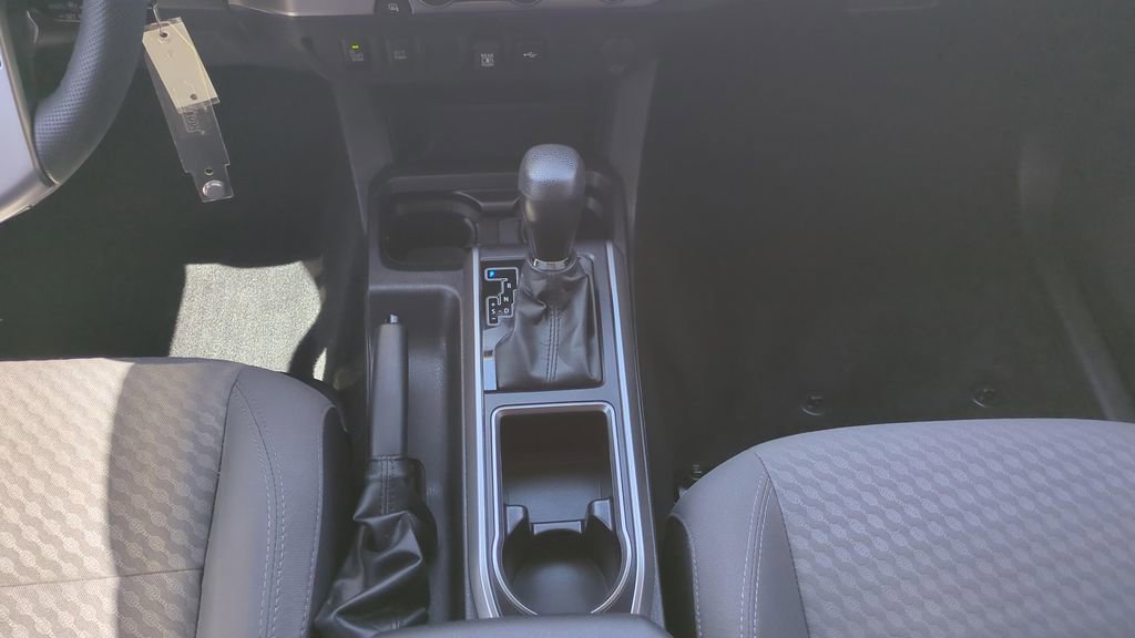 Used 2022 Toyota Tacoma SR5 w/ Technology Package image 16