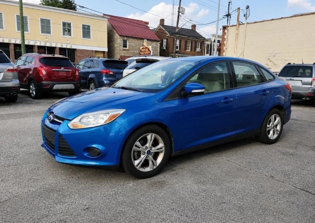 Used 2013 Ford Focus SE FWD image 1