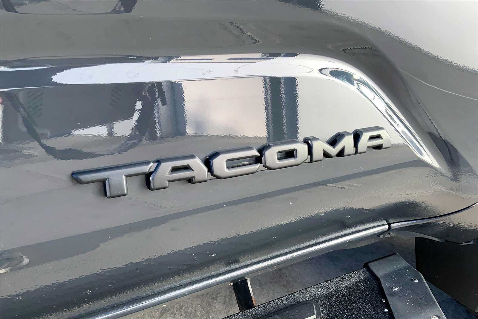 Used 2024 Toyota Tacoma TRD Off-Road w/ TRD Off Road Upgrade Package AWD/4WD image 10