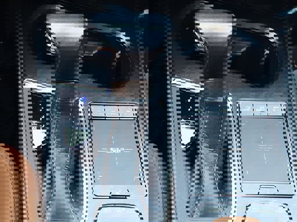 Used 2020 Lexus UX 200 w/ Premium Package image 12