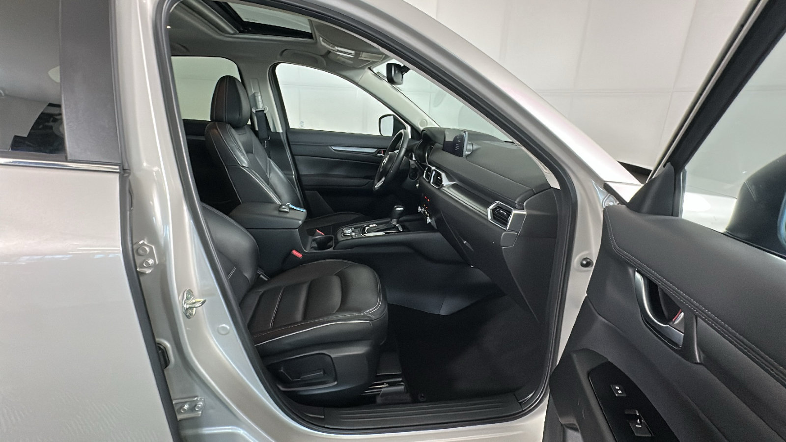 Used 2025 MAZDA CX-5 AWD 2.5 S w/ Preferred Package image 34