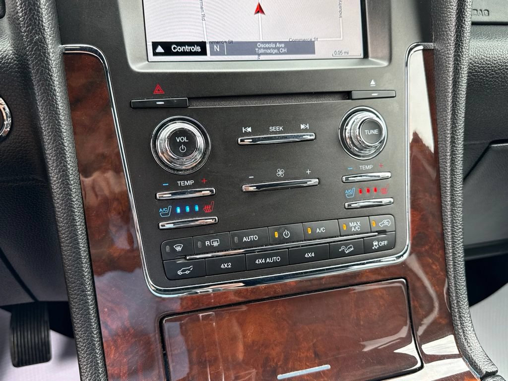 Used 2017 Lincoln Navigator Select AWD/4WD image 40
