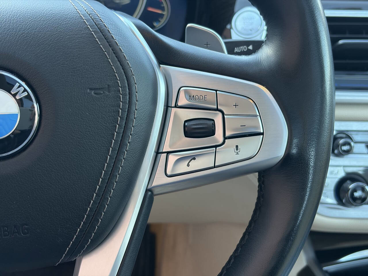 Used 2017 BMW 740i xDrive 740i xDrive AWD 4dr Sedan image 38