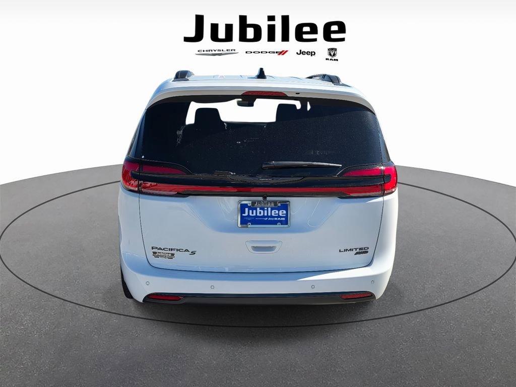 New 2026 Chrysler Pacifica Limited w/ Uconnect Theater Family Group image 3