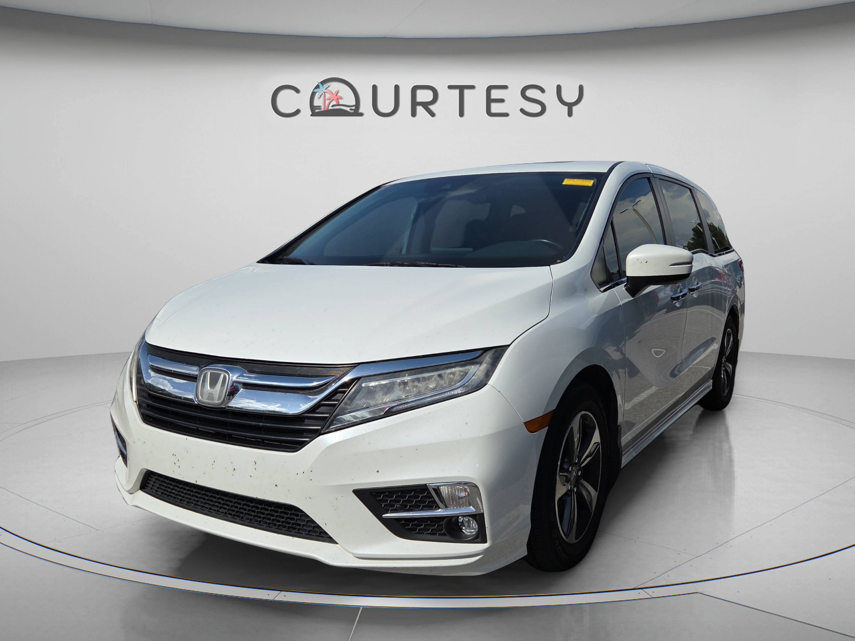 Used 2020 Honda Odyssey Touring image 1