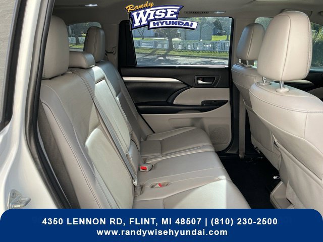 Used 2019 Toyota Highlander XLE FWD image 39