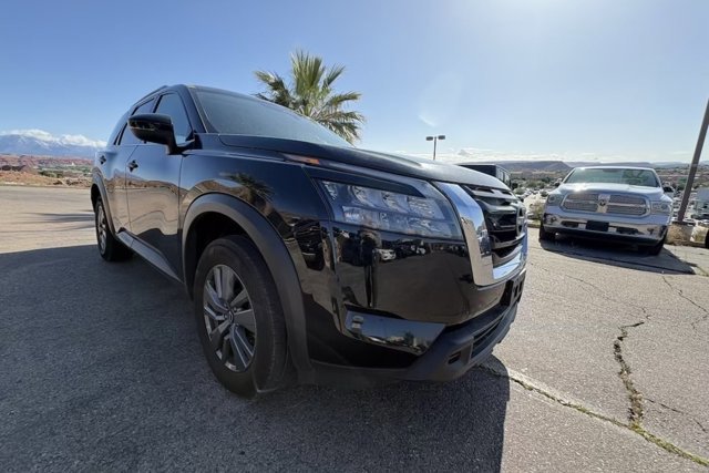 Used 2024 Nissan Pathfinder SV AWD/4WD image 7