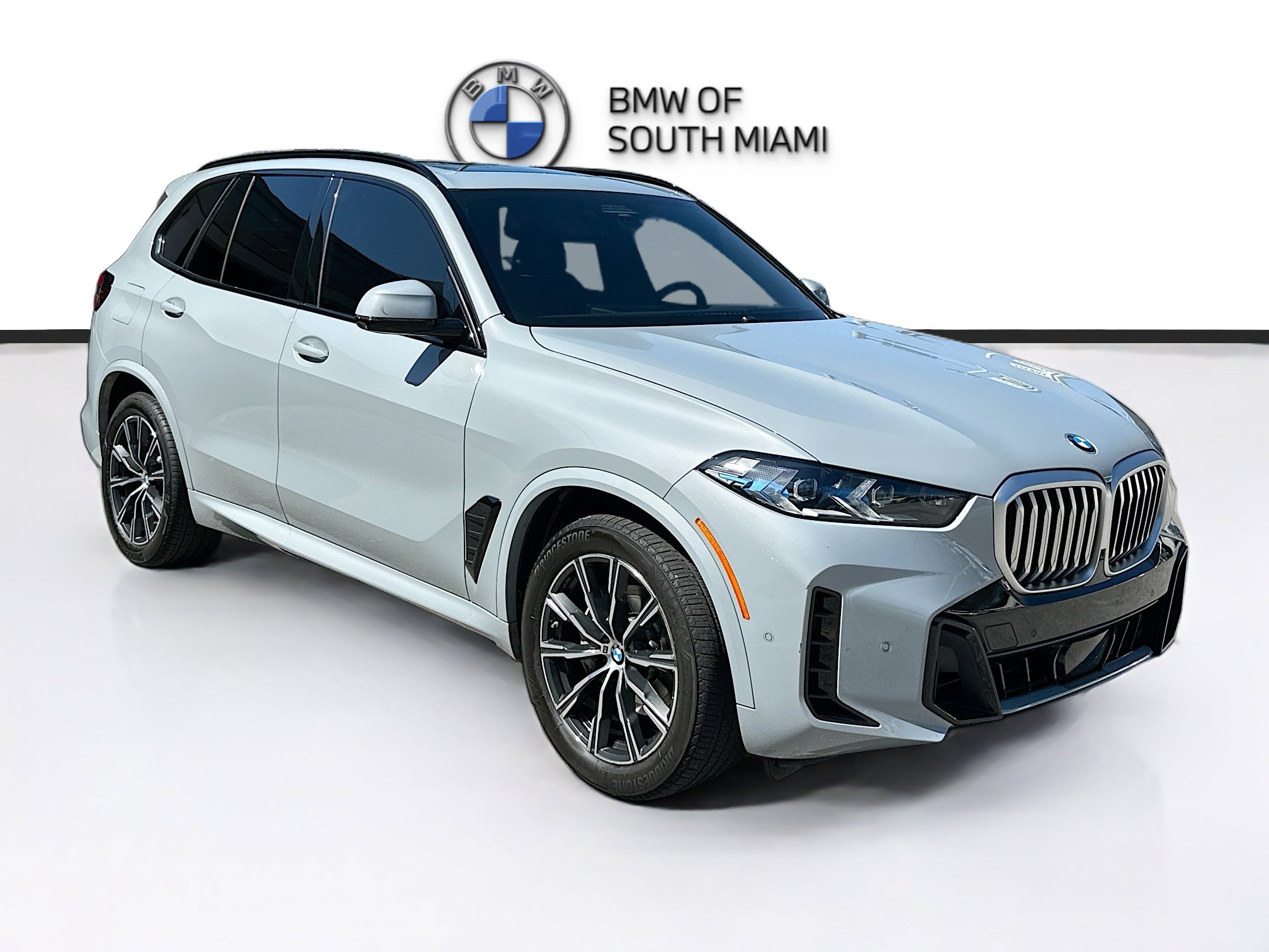 Certified 2024 BMW X5 xDrive40i w/ M Sport Package image 1