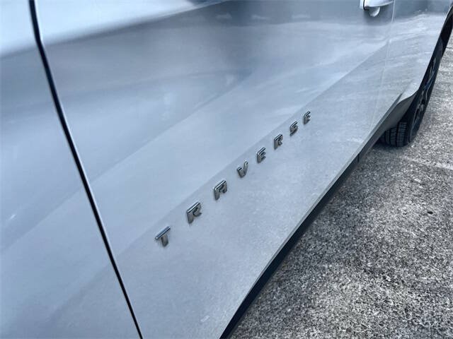 Used 2021 Chevrolet Traverse LS FWD image 30