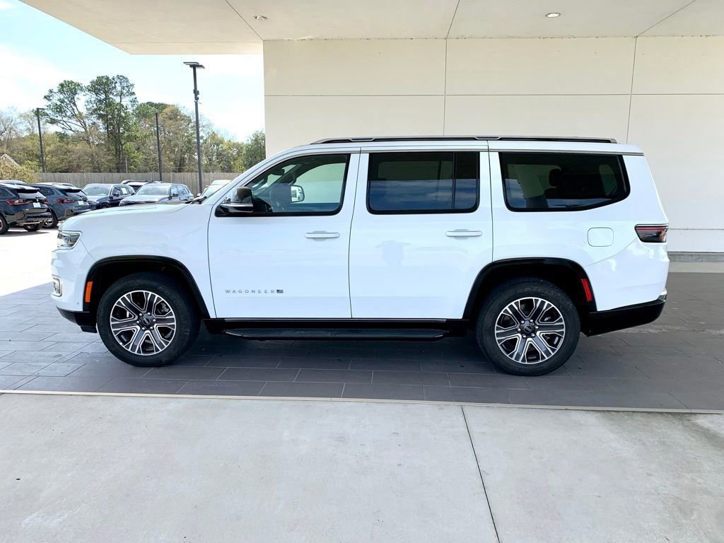 Used 2025 Jeep Wagoneer Series II w/ 8-Passenger Seating Package image 8