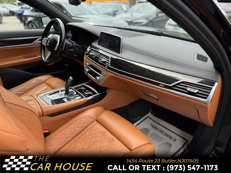 Used 2022 BMW 750Li xDrive AWD/4WD image 24