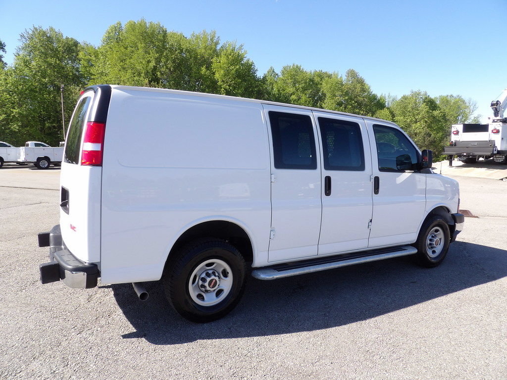 Used 2024 GMC Savana 2500 w/ Driver Convenience Package RWD image 8